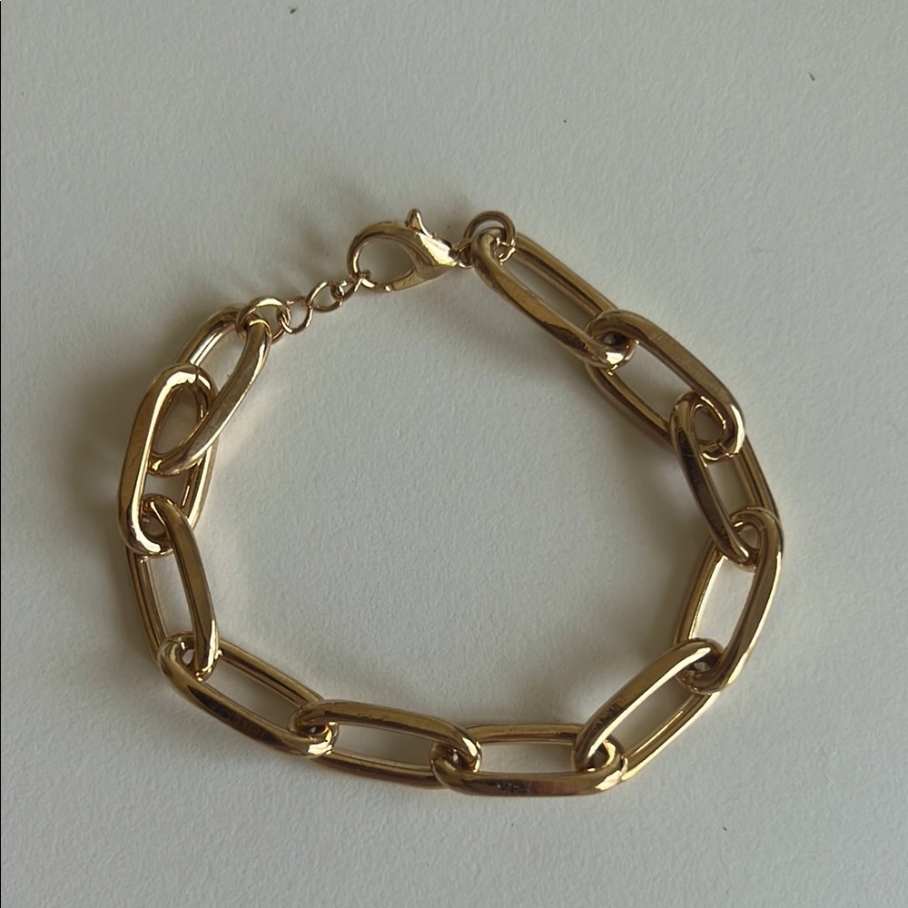 Elegant Gold Chain Link Bracelet
